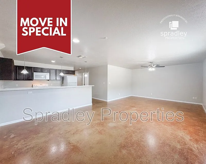 3 bed, 1.0 bath, 1260 sqft, $1,225 — Photo 1