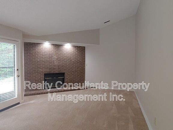 4th image of 306 F N Lindell Rd