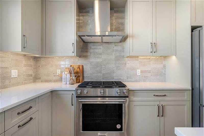 1st image of 14358 W 15th St NE
