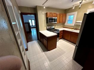 1435 S 79th St, West Allis, WI 53214
