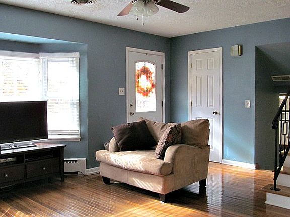 5th image of 702 Dorth St