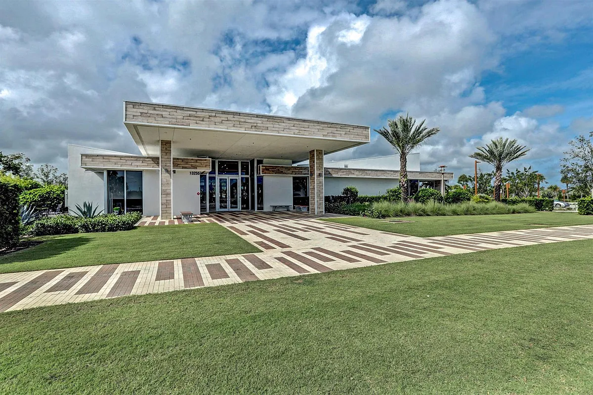 Building Photo - 126088 Machiavelli Way