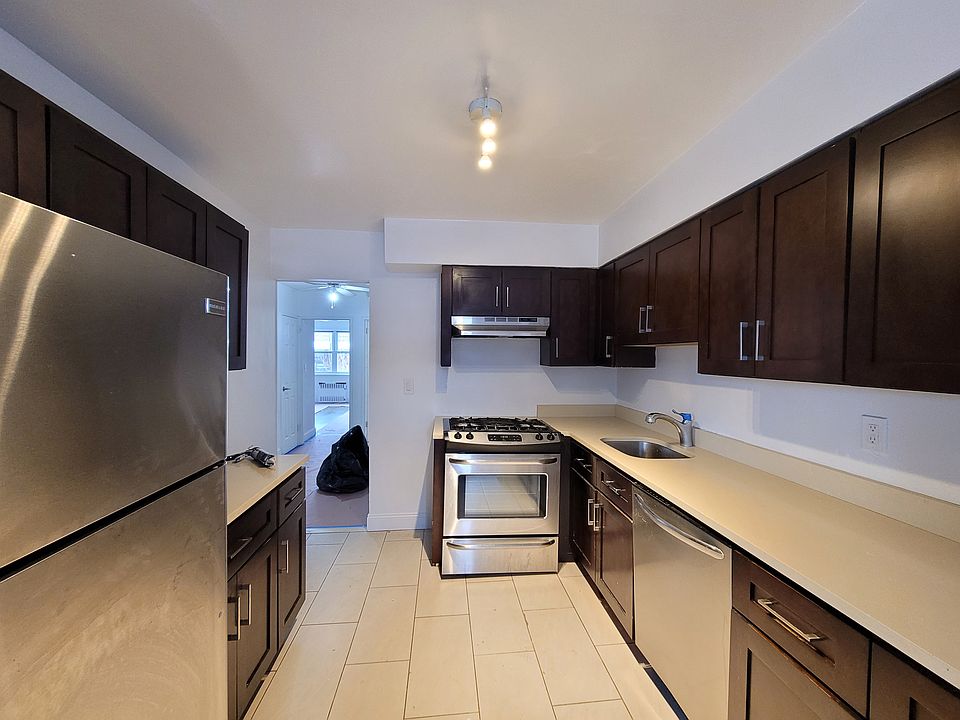1st image of 2528 35th St APT 2