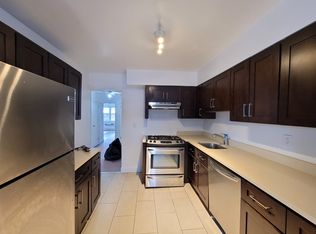 2528 35th St APT 2, Astoria, NY 11103