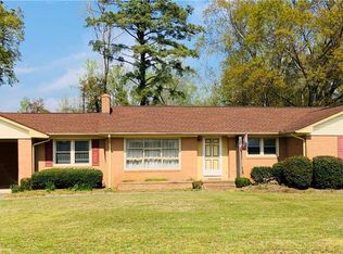 97 Stanley St, Pembroke, NC 28372