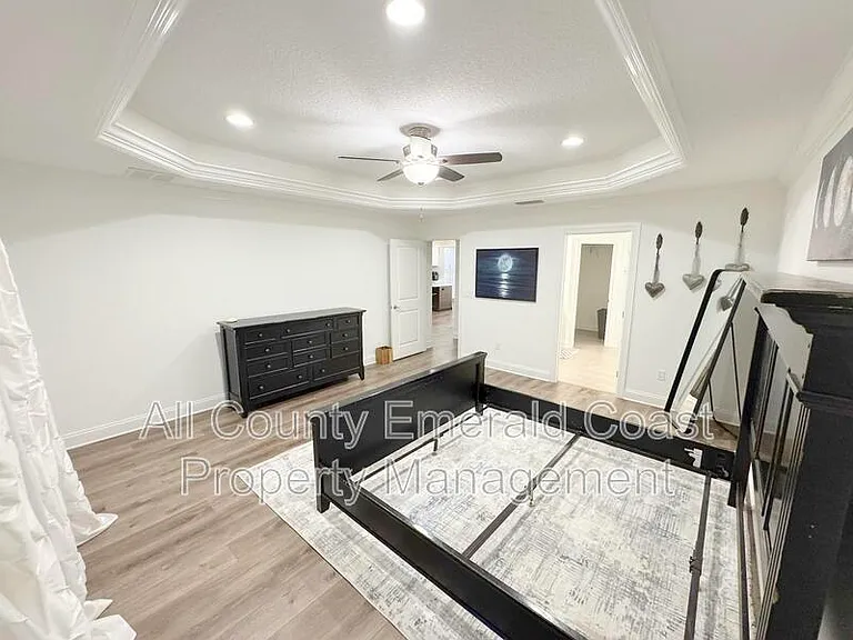 481 Kelly St — Photo 23