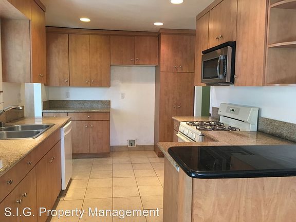 2nd image of 3116 Evelyn St