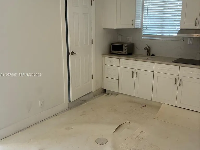 1530 NE 33rd St — Photo 3