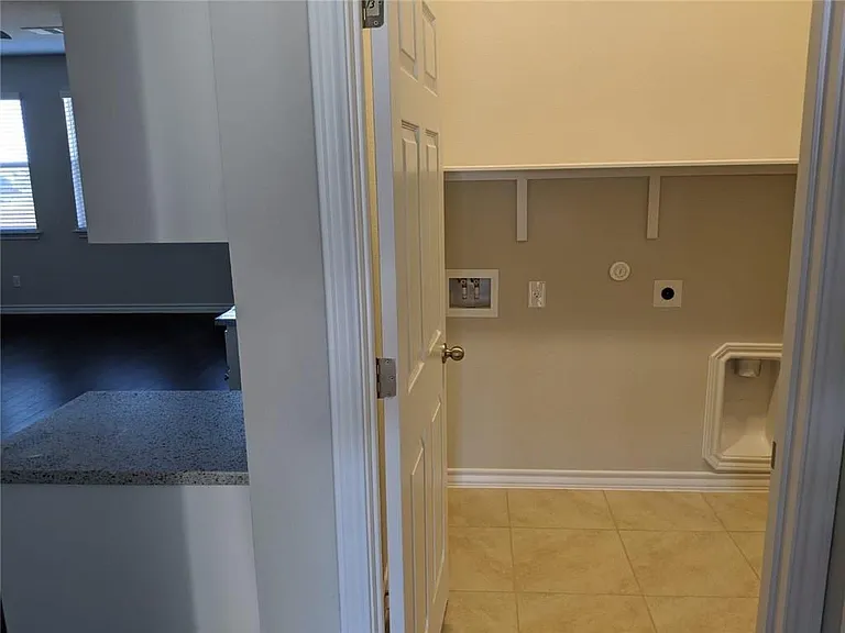 1413 Itzel Bnd — Photo 20