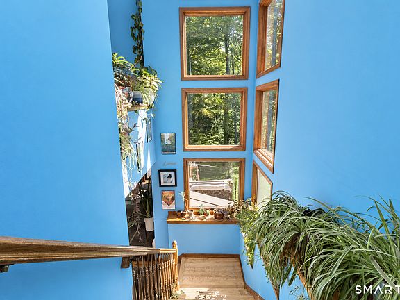 5th image of 220 Richards Road