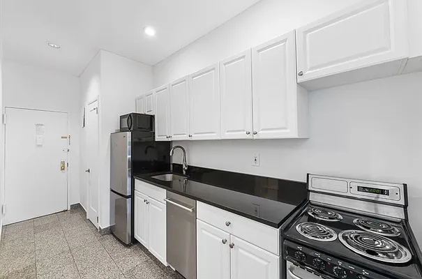 Rented by Mossanen Group | media 26