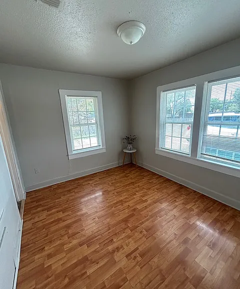 1409 S Western St — Photo 15