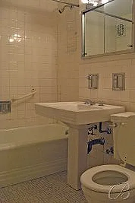 Rented by Keller Williams NYC | media 26