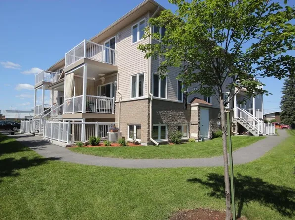 1238 Marenger St #16, Ottawa, ON K1C 1S2