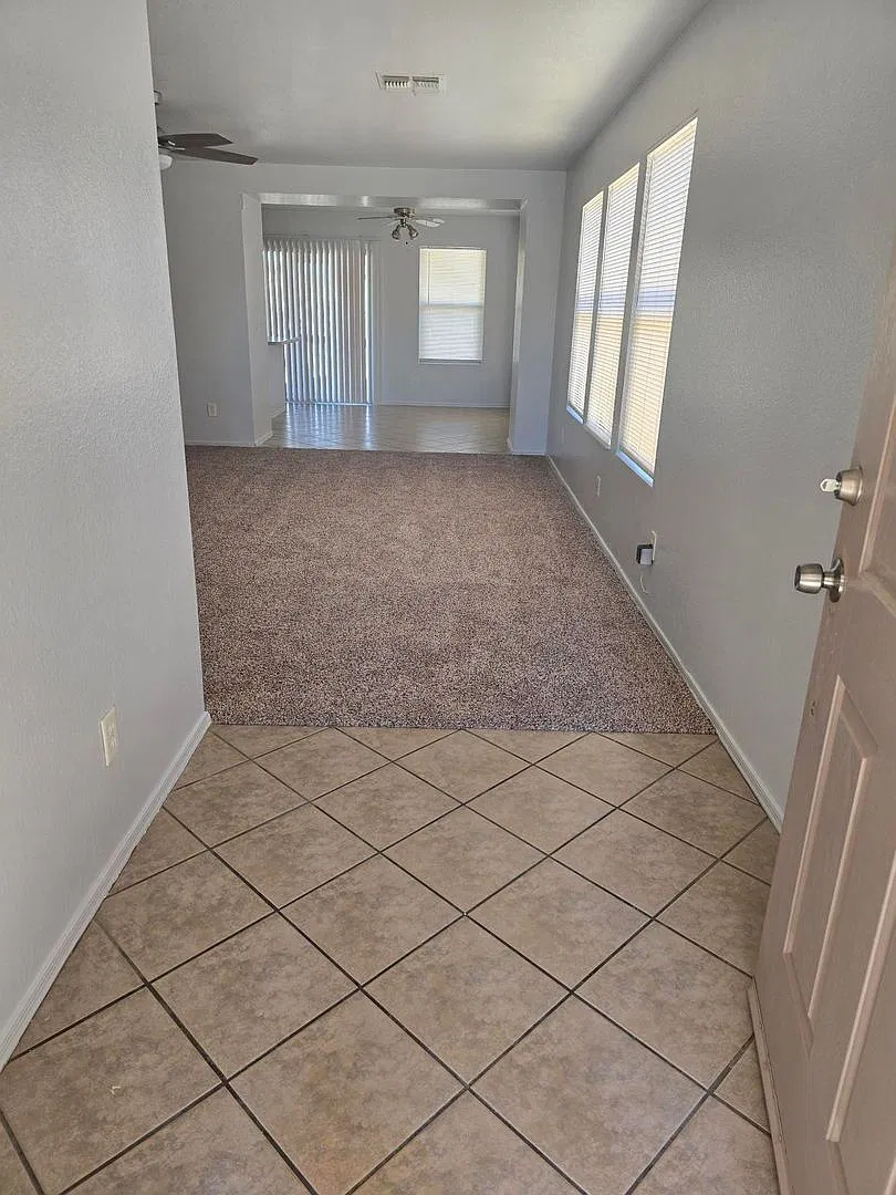 4 bed, 2.0 bath, 1600 sqft, $1,999 — Photo 3