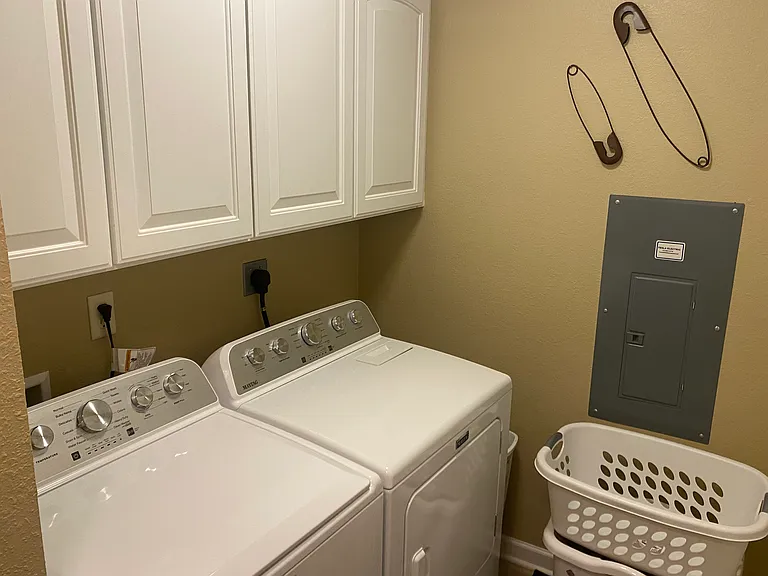 699 W Dekora St #A — Photo 12