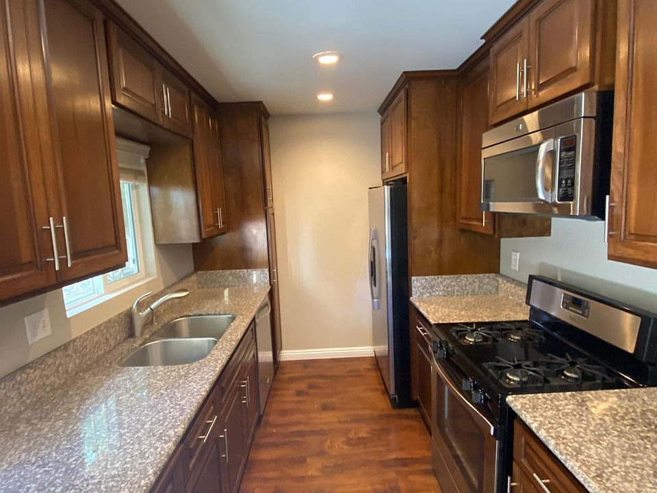 1st image of 4038 Wade St #1