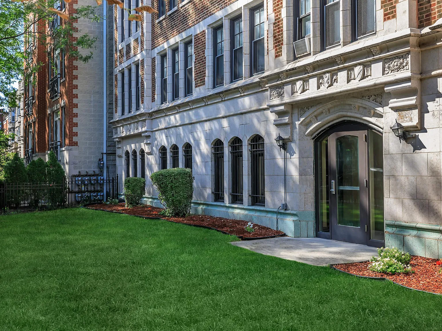 Sheridan Park Apartments — Photo 3