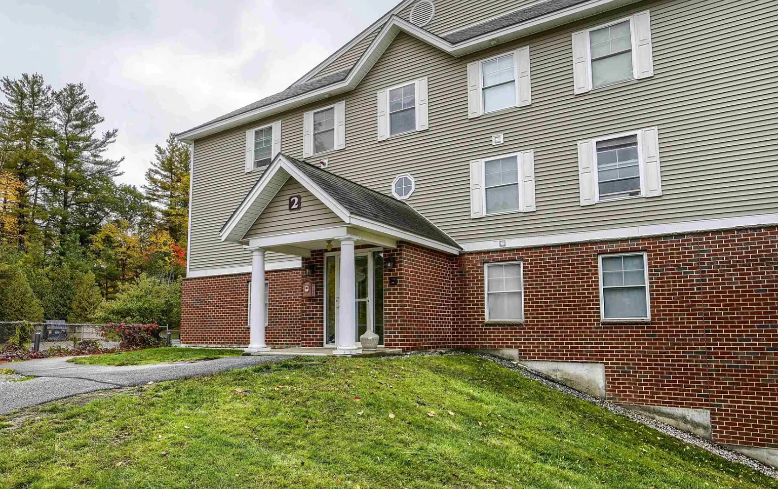 2 bed, 918 sqft, $1,995 — Photo 2