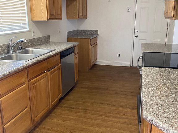 5th image of 1312 Gladstone Dr
