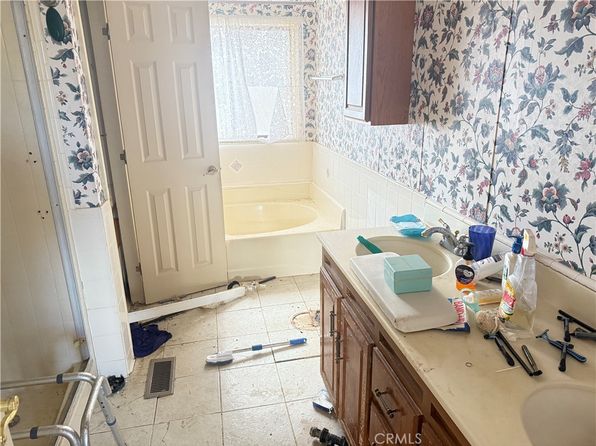 36299 Santa Fe St, Daggett, CA 92327