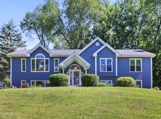 1000 Simonds Rd, Williamstown, MA 01267