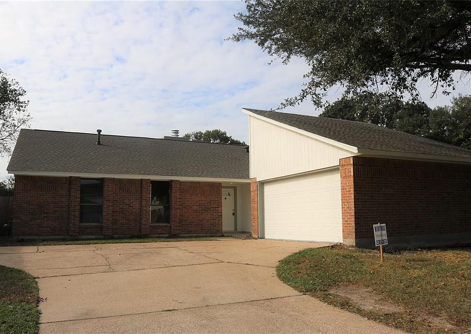 1st image of 8823 Parkcrest Forest Dr
