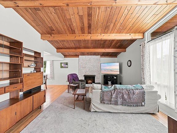 5th image of 3836 Sefton St