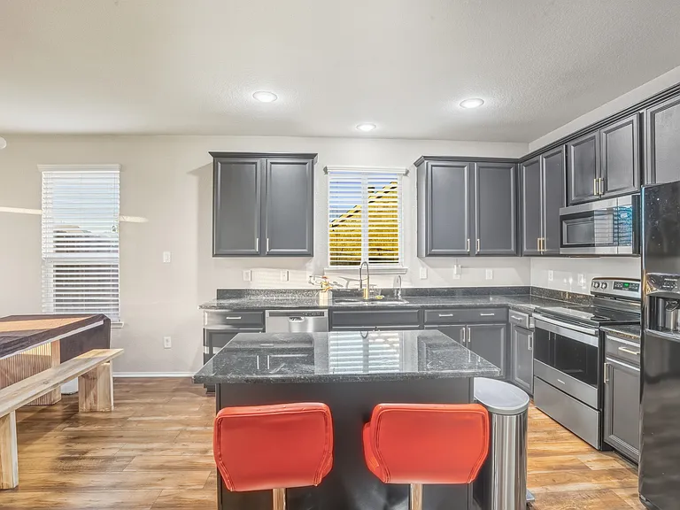 8101 Kurgan Trl — Photo 8