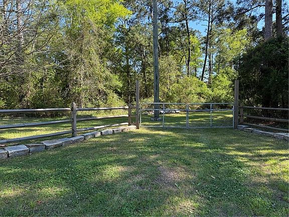 5th image of 202-204 Camellia Dr