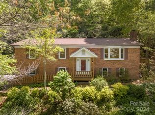 247 Park Ln, Hendersonville, NC 28791
