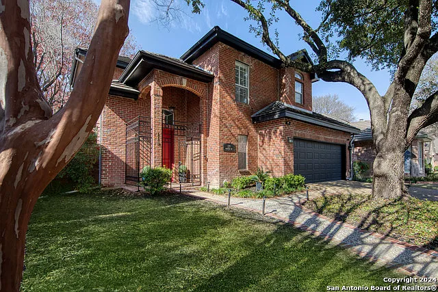 119 Paddington Way — Photo 2