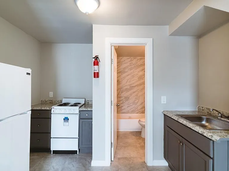5327 Bell St #3 — Photo 5