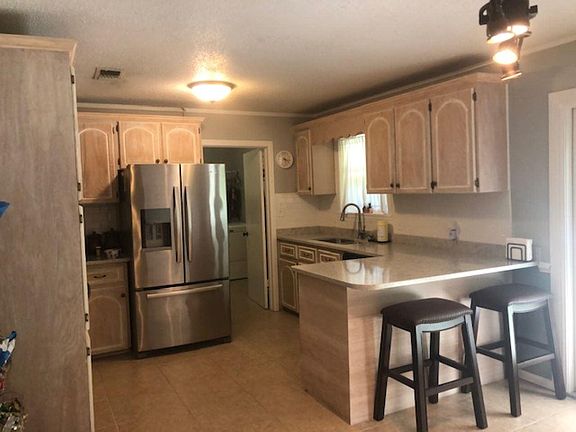 5th image of 402 Arroyo Dr