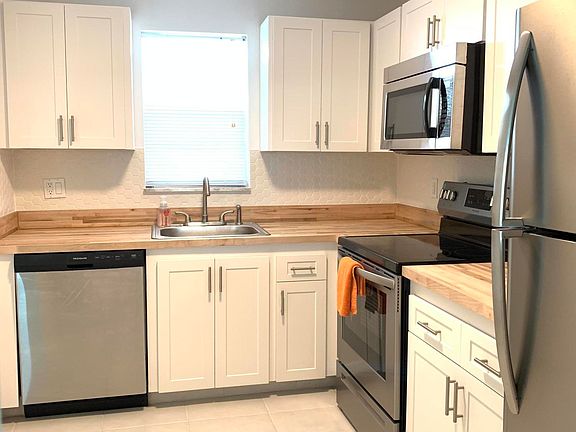 4th image of 740 E Ocean Avenue