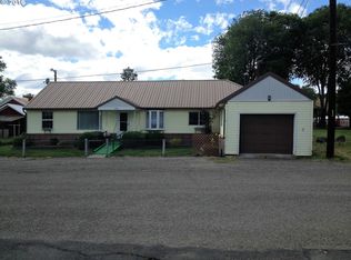 206 S Kilbourn St, Prairie City, OR 97869