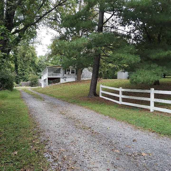 890 Keyes Gap Rd