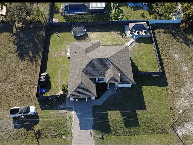 1140 NW 19th Ave — Photo 1