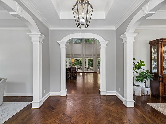 2nd image of 17020 Club Hill Dr