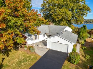 173 Valley Cir, Rochester, NY 14622