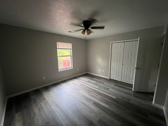 5th image of 275 Autumn Way #A
