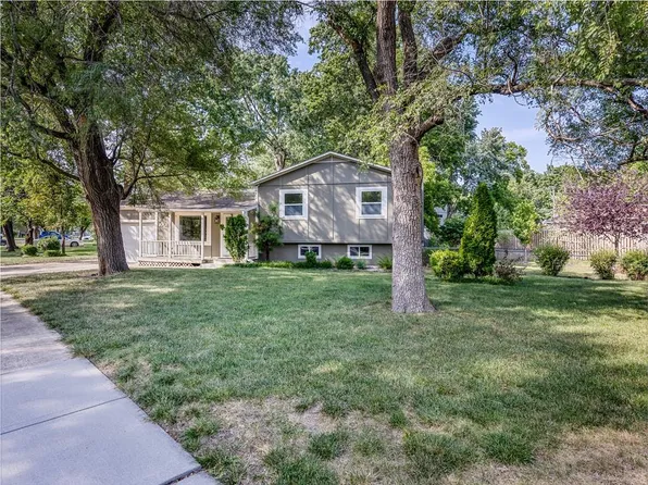 10013 Benson St, Overland Park, KS 66212