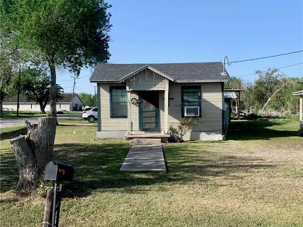 501 E Commons St, Refugio, TX 78377