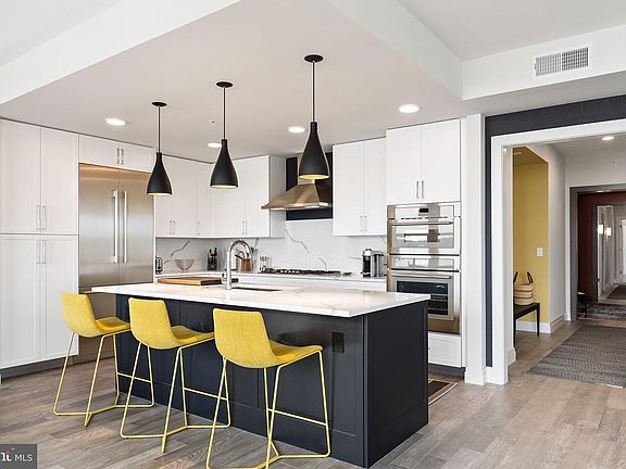 4th image of 225 Strand St #401