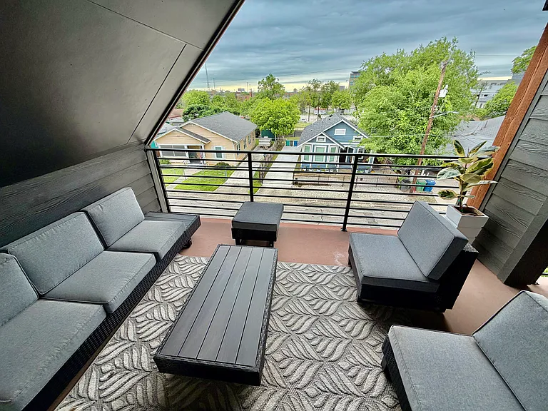 1722 N Olive St — Photo 34
