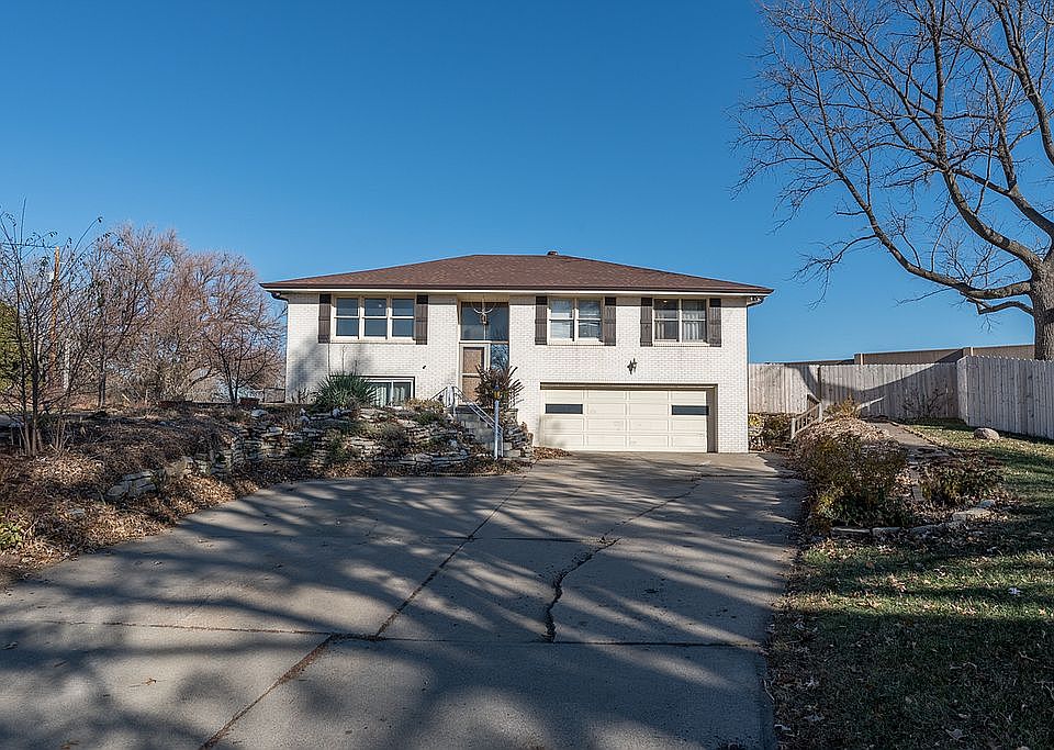 1st image of 11206 Martha Cir