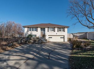 11206 Martha Cir, Omaha, NE 68144