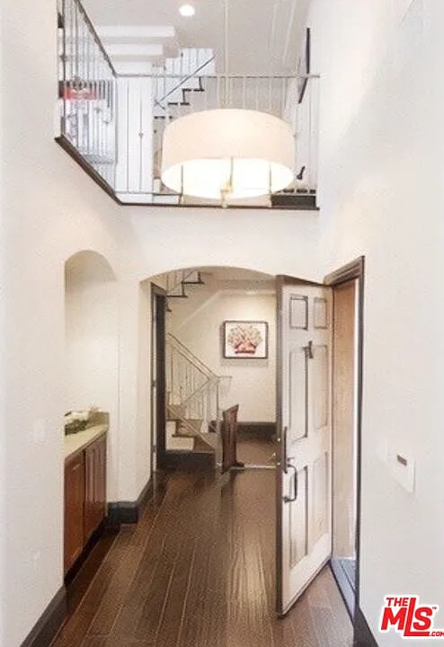 1311 Centinela Ave #2