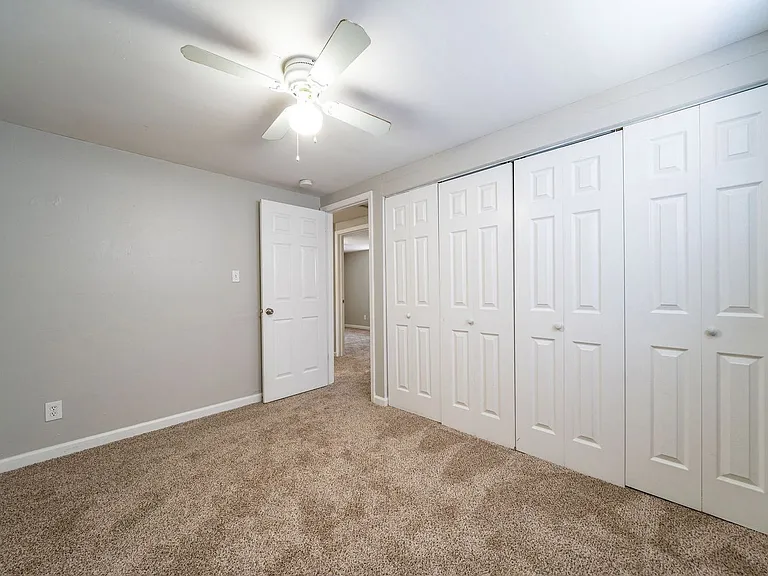 511 Elsmere St — Photo 12
