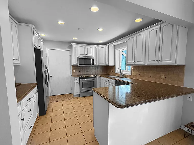 25715 Wildrose Ln — Photo 5